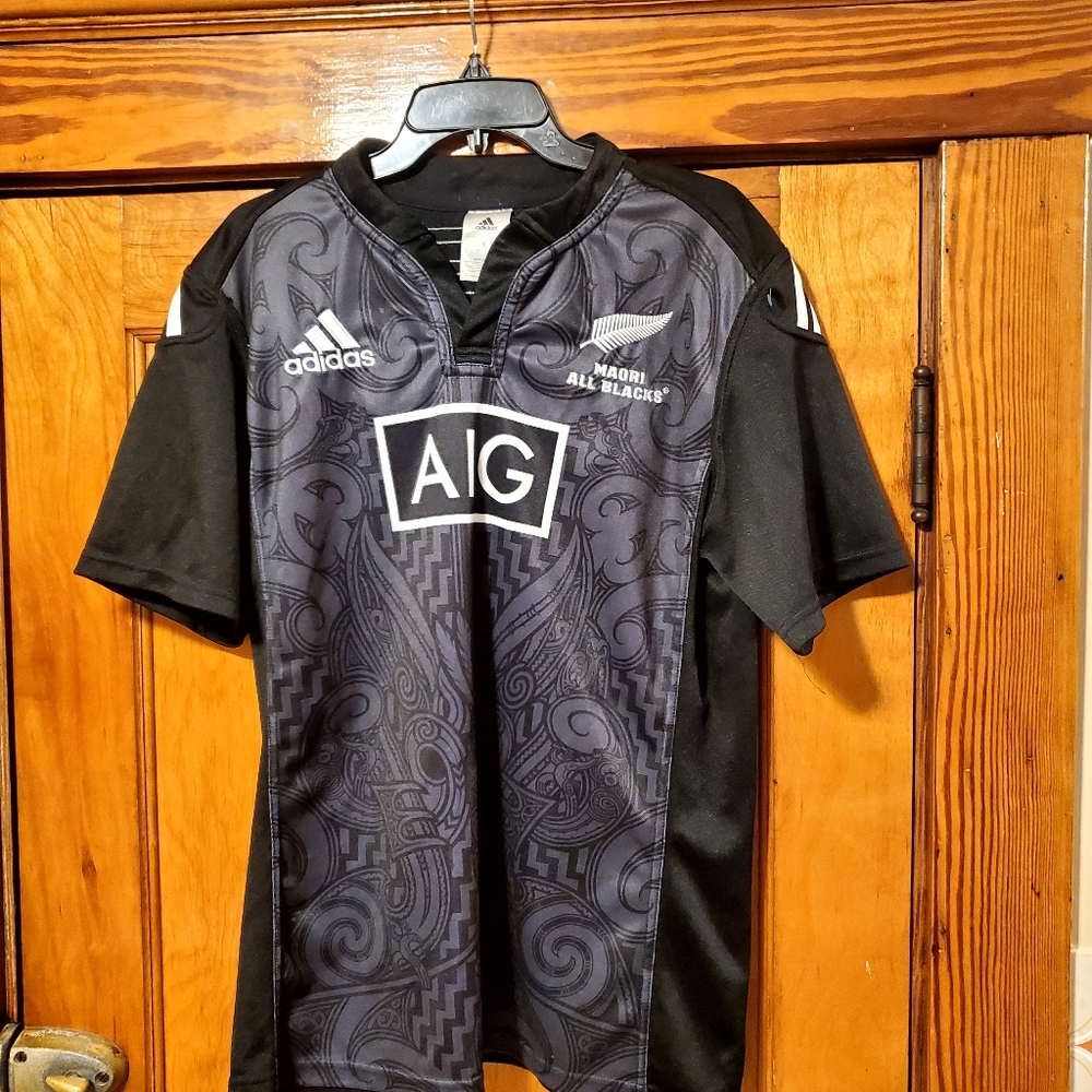 Men's Adidas Maori All Blacks Rugby Jersey. Large
